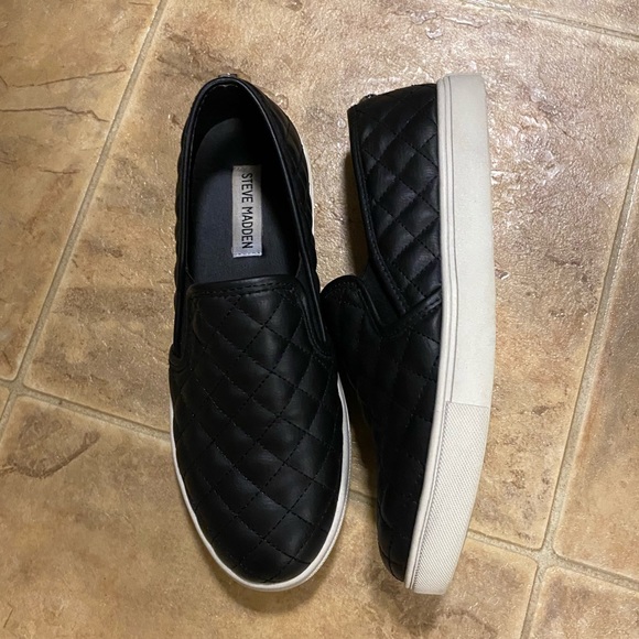 Steve Madden Sneakers - Picture 3 of 4